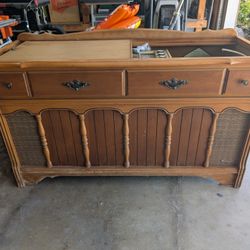 Vintage Mid Century Magnavox Record Player Media Wooden Console