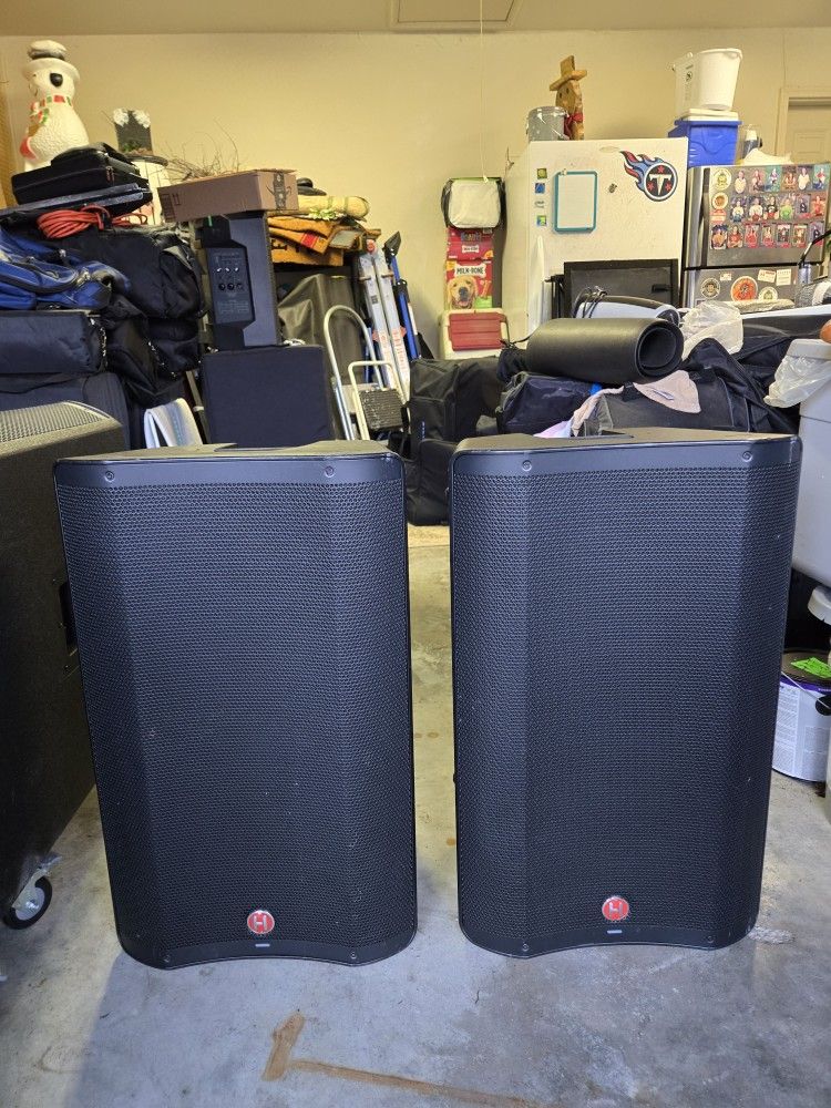 Pair of Harbinger VARI V2315 Powered 15 Inch Speakers
