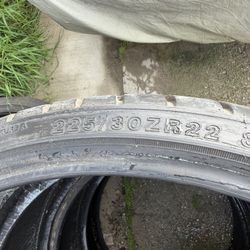 Tires 225/30/22