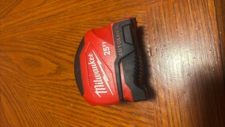 Milwaukee 25ft Tape Measure