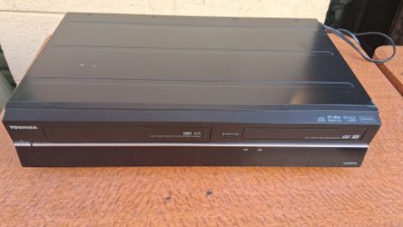 Toshiba DVD/VIDEO CASSETTE RECORDER MODEL DVR620KU