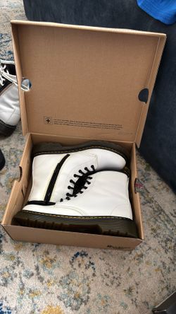 Kids Dr.Martens Boots