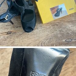 Fendi Suede Spuntata Camoscio Heels