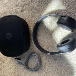Beats Solo 4 (black) Wireless Headphones