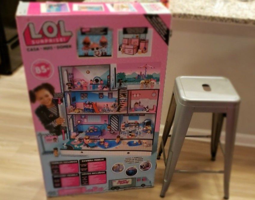 New!!!!! In box LOL Surprise Doll House