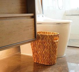 Rustic style trash basket