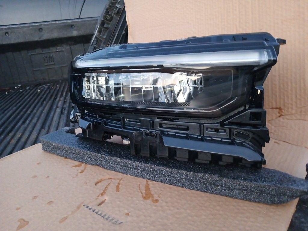 Passenger Side Headlight Original Part Only