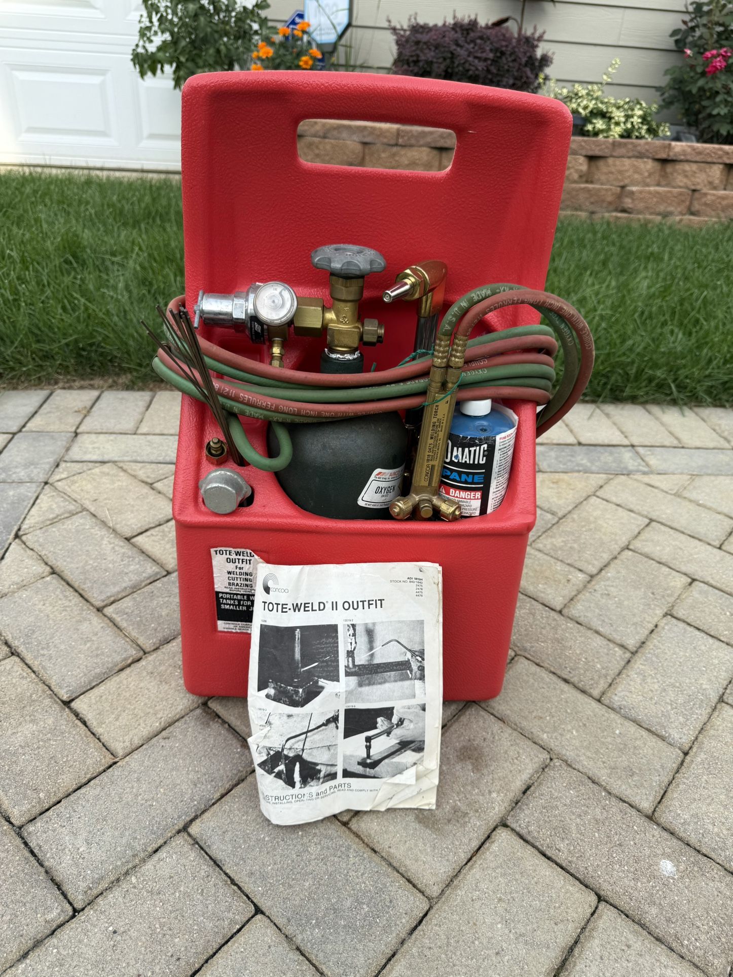 CUTTING TORCH WITH VARIOUS ATTACHMENTS IN GOOD CLEAN CONDITION.INCLUDES EVERYTHING IN THE PICTURES. $250.00 OR BEST OFFER