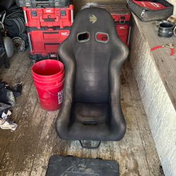 Momo Seat Integra 