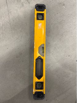 Dewalt level