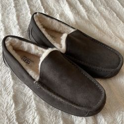 Brand new UGG slippers, men’s Size 9 