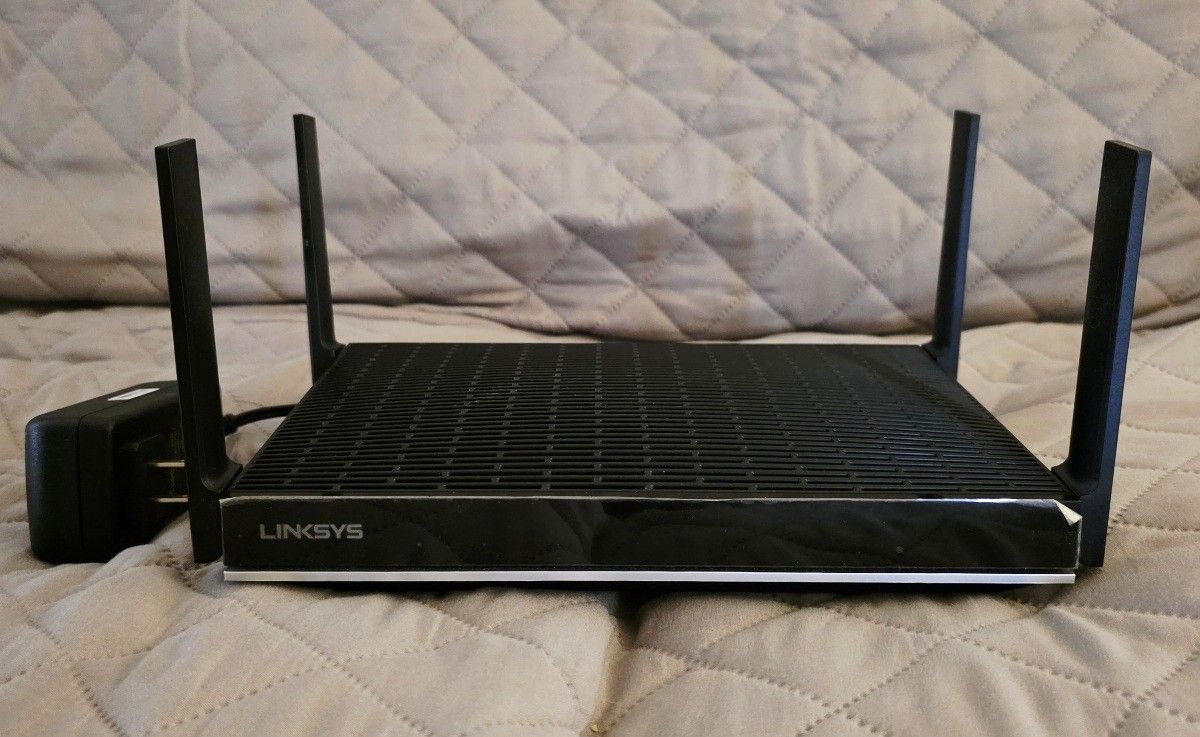 Linksys MR9600 is a dual-band Wi-Fi 6 router