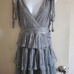 DRESS SIZE M, NEVER WORN.