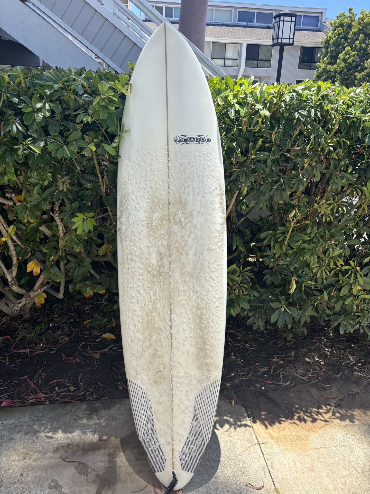 Surfboard - 6’ 10” 40L