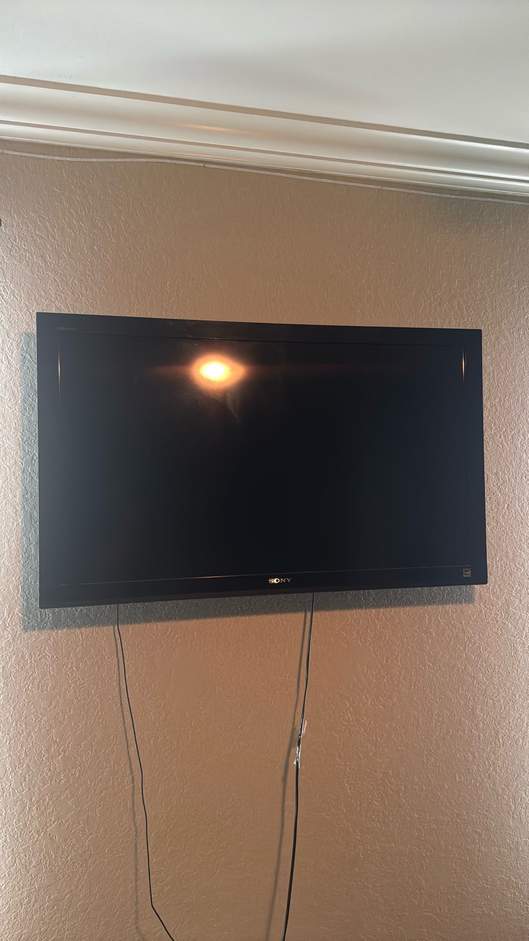 Black Used TV (No remote but works)  SONY