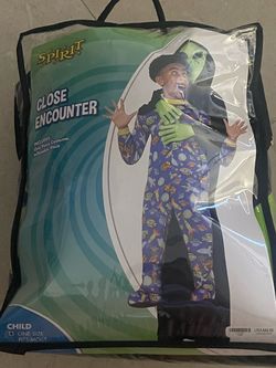 Spirit Halloween alien close encounter costume