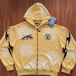 Hellstar yellow color zip up Size XL runs small