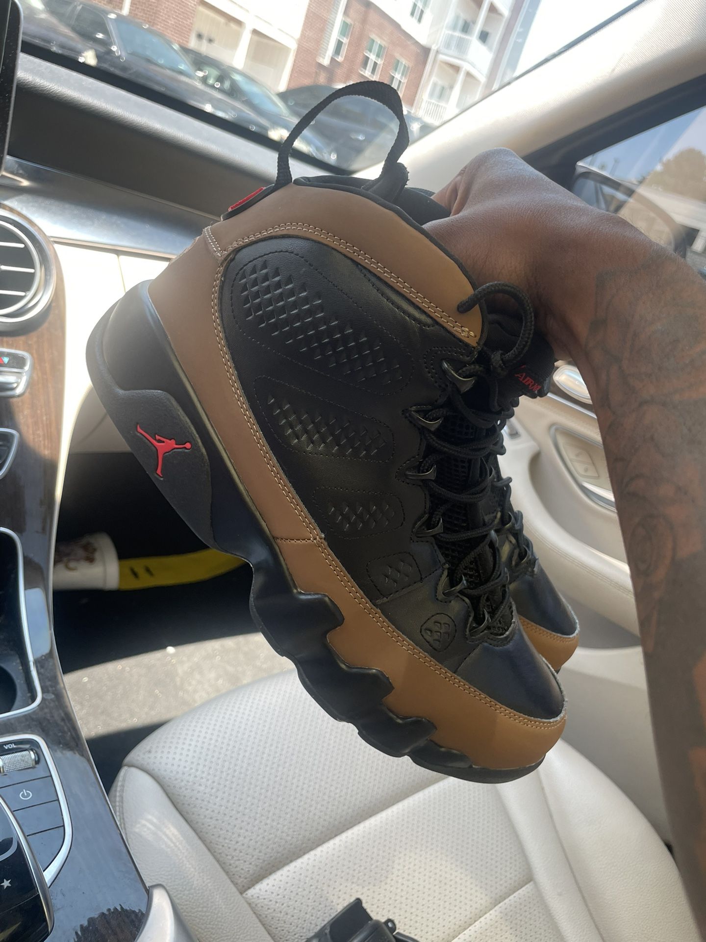 Olive 9 Size 11 No Box