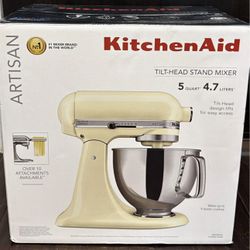 Kitchenaid 5QT Mixer - Almond Cream