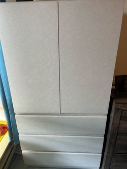 Laminate Armoir