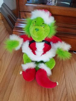 Christmas singing Grintch