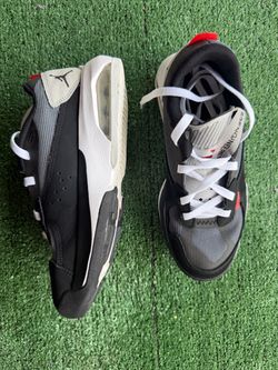 Youth Jordan’s shoes size 61/2