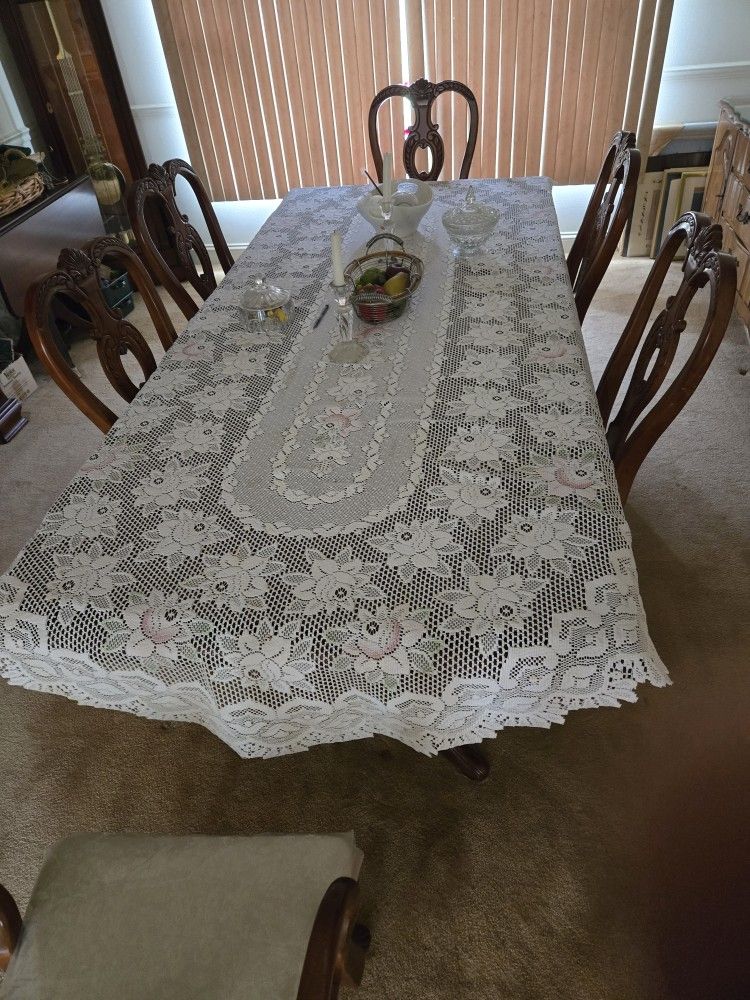 DINING ROOM TABLE AND CHAIR