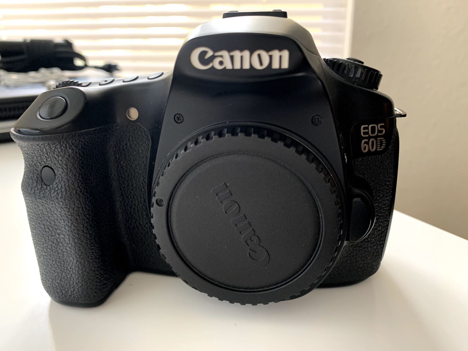Canon EOS 60D 18.0MP Digital SLR Camera - (Kit w/lens)