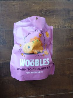 Woobles crochet kit - stegosaurus