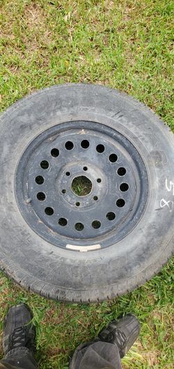 6 Lags GM Wheels@nd Tires Like New $100 Each Ro@d Side Asistens Call