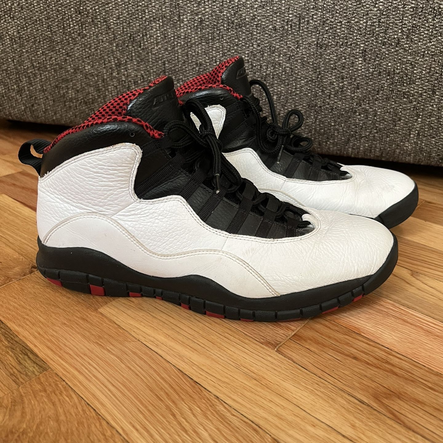 JORDAN 10 RETRO CHICAGO BULLS SIZE 11.5 MENS for Sale in Tacoma WA OfferUp