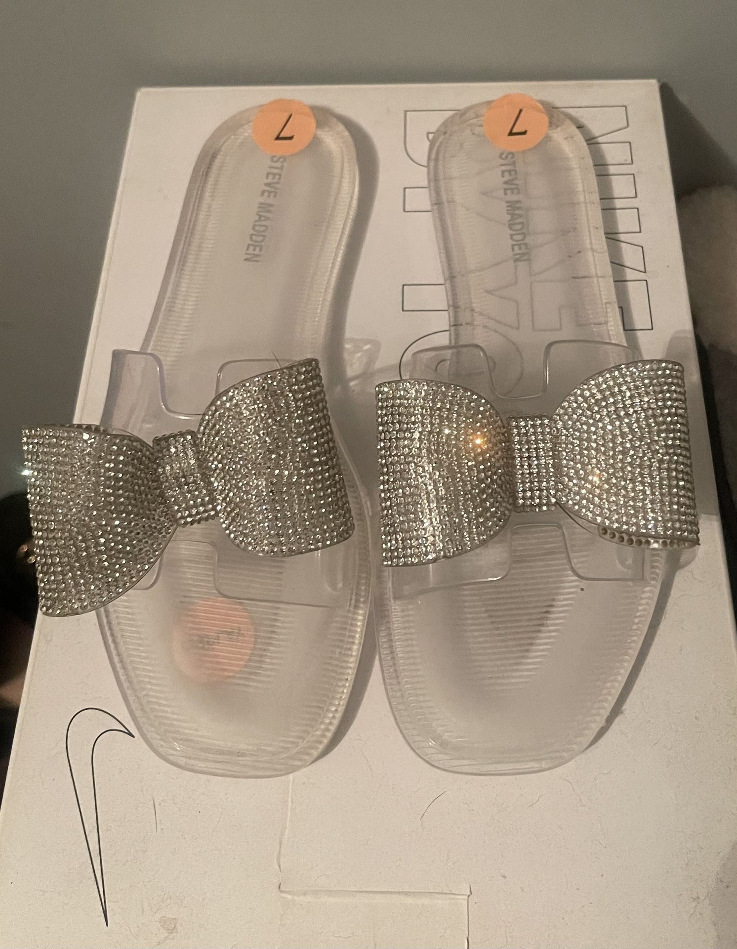 Steve Madden Waller Rhinestone Bow Slippers. Brand New. Size 7