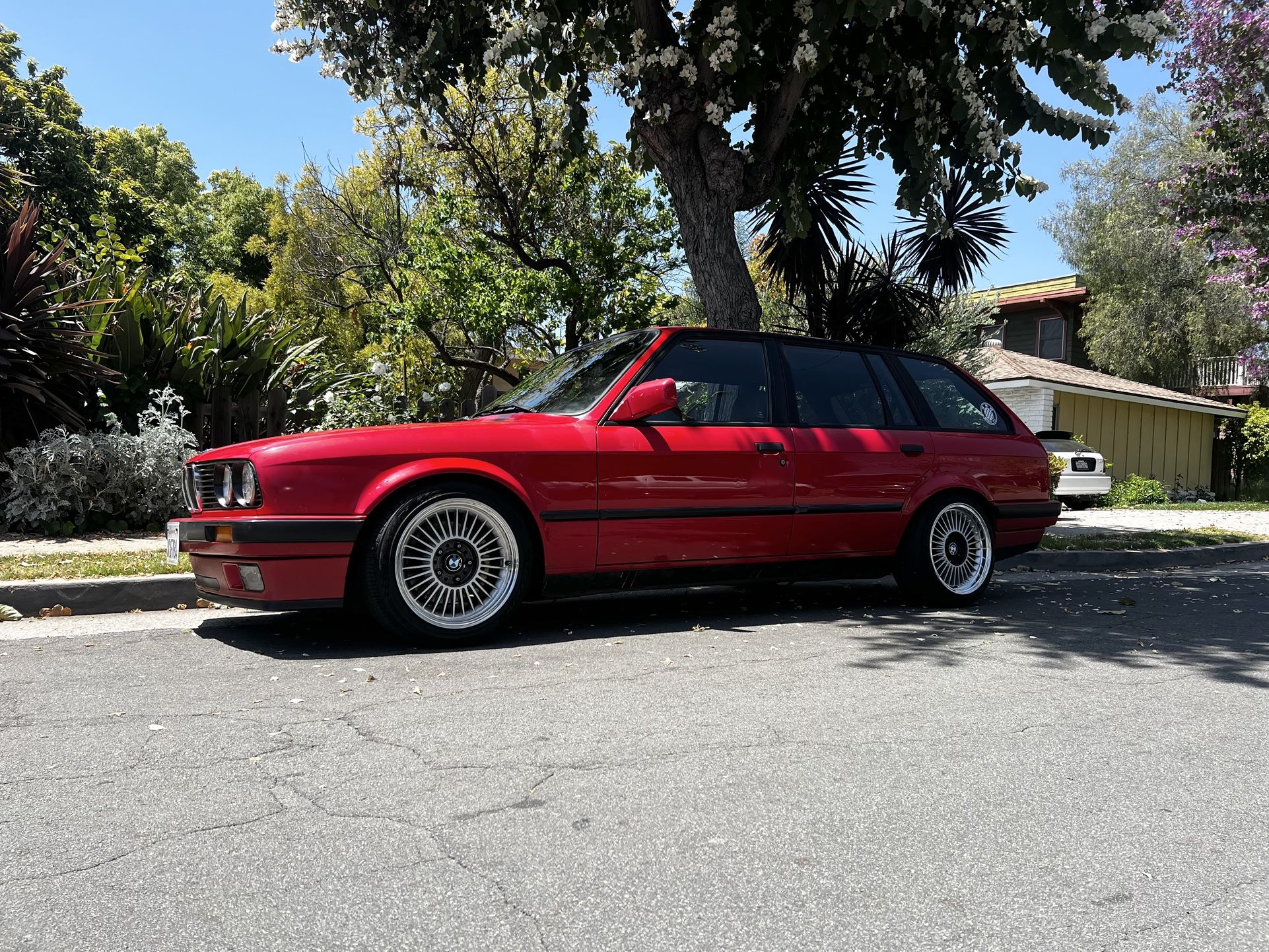 Bmw 1990 E30 318i Wagon for Sale in Pico Rivera, CA - OfferUp