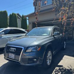 2011 Audi Q5 Premium Plus 