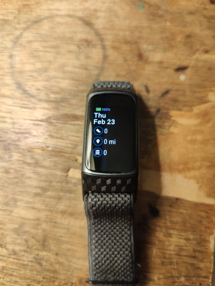 Fitbit Charge 5 With Extra Bands 