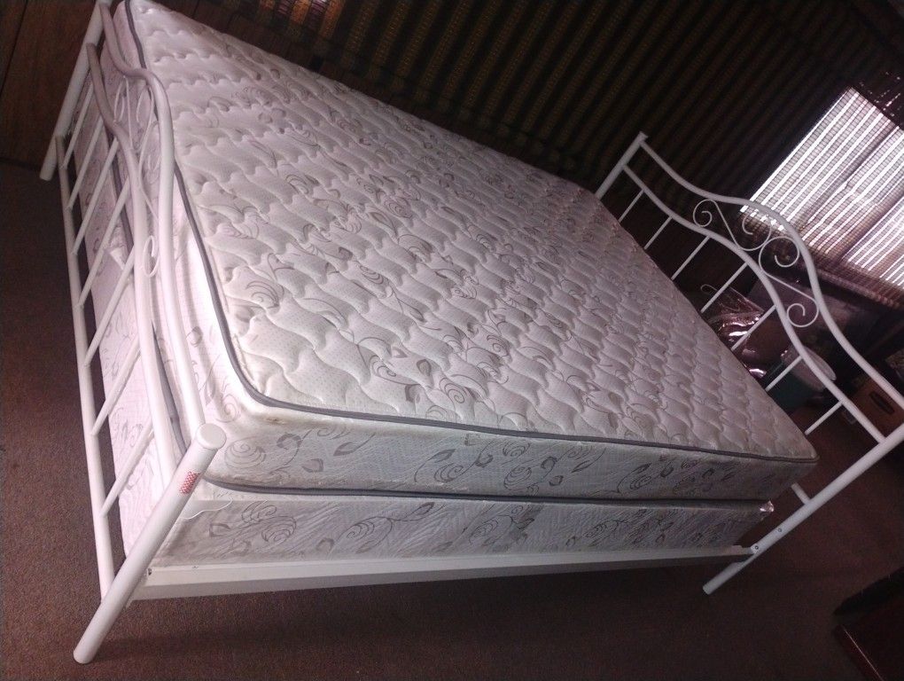 Queen Size Bed With Frame And Mattress