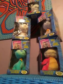 5 NEOPETS PLUSHIE PLUS STILL IN BOX.