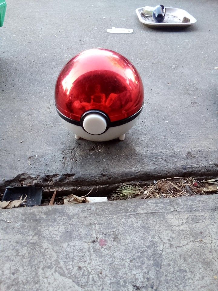 Jiggly Puff Pokemon Ball Gold Card