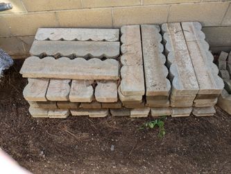 Concrete landscape edging