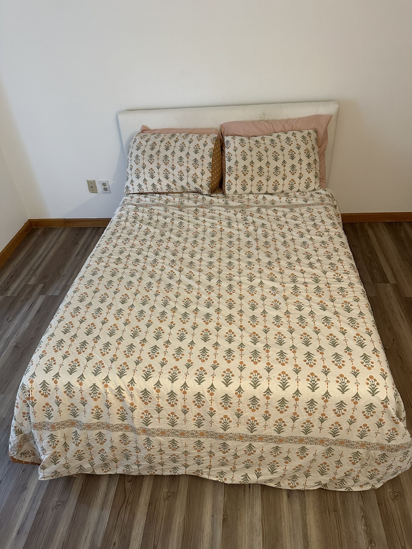 Queen Bed