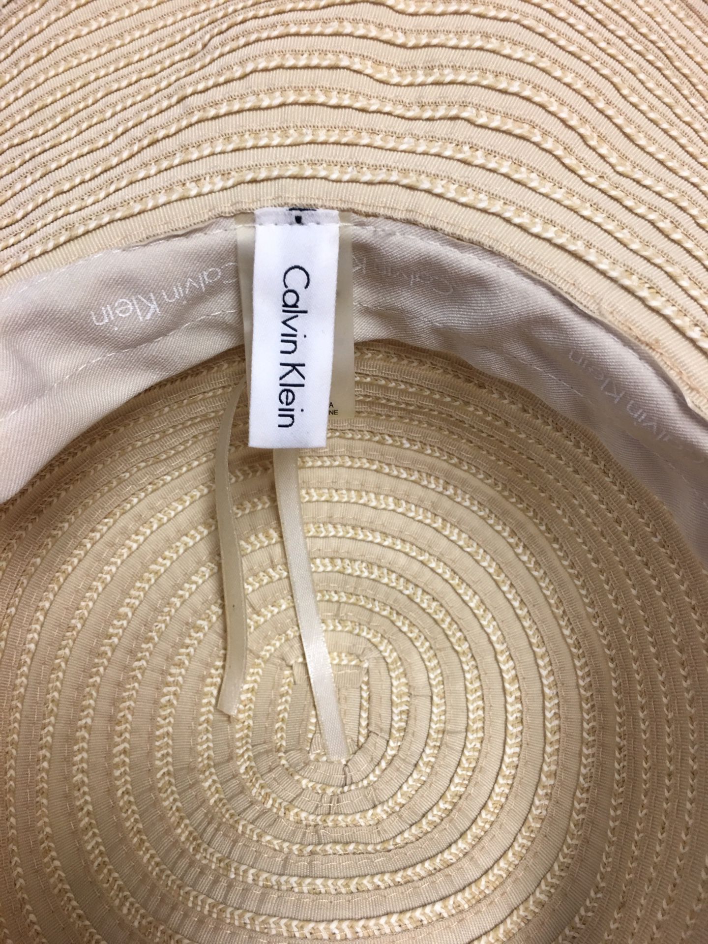 Calvin Klein wide brimmed hat for Sale in Kingsburg, CA - OfferUp