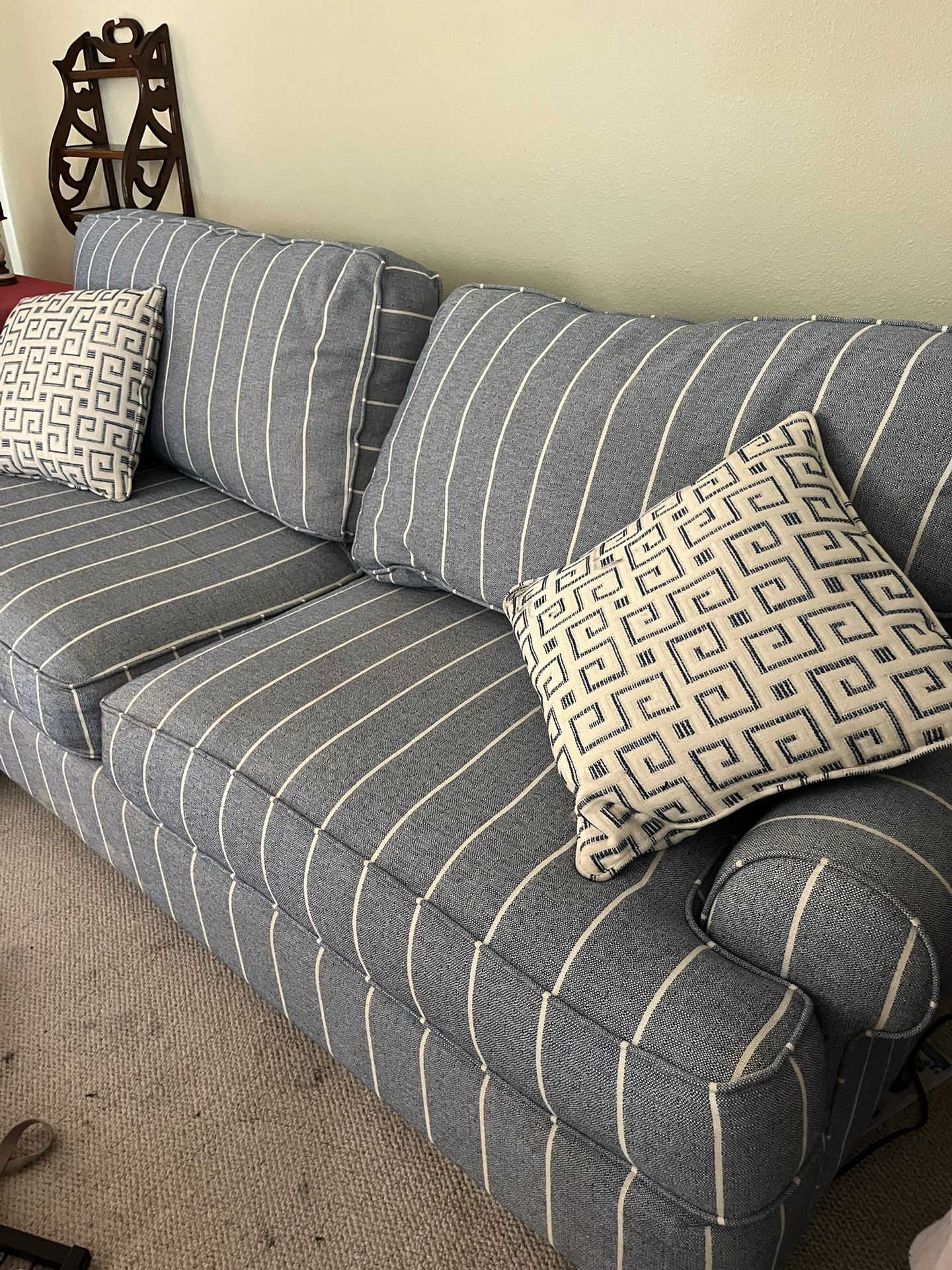 So So Couch Free