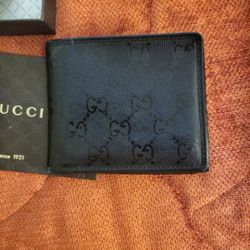 Gucci  Wallet With Recipt  And Box