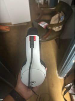 Nintendo Switch + Turtle Beach Headset