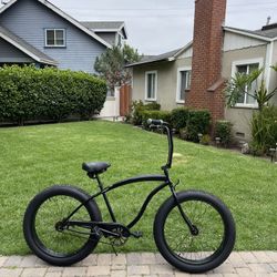 Fat tire beach cruiser bike