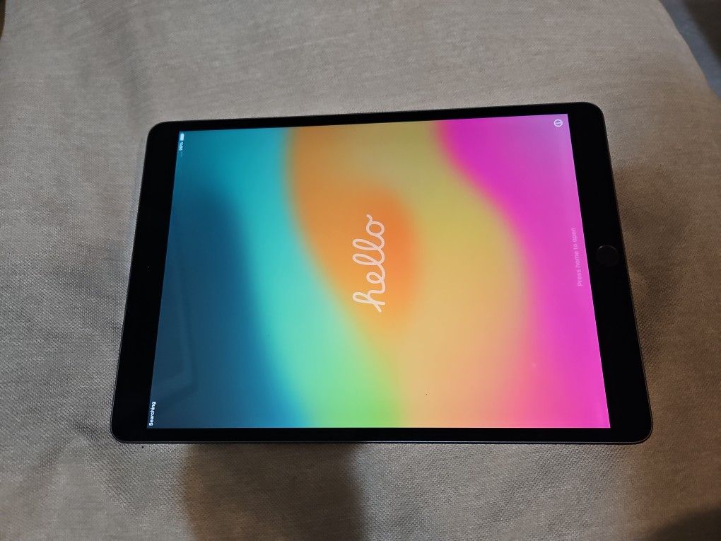 iPad Air, 3rd Generation . 256 GB Storage
