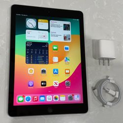 Apple iPad 6th Generation 32GB Space Gray - WiFi