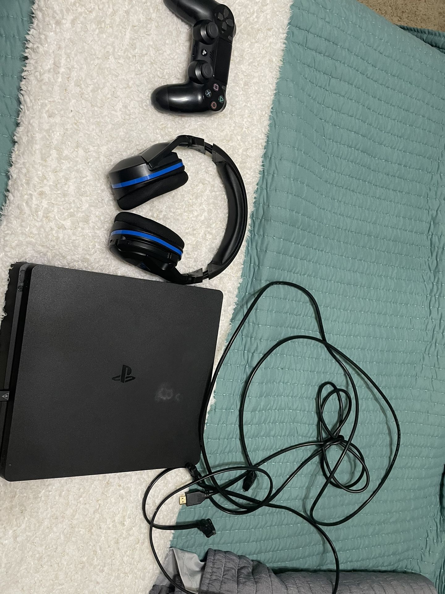 Ps4 Slim With Turtle Beach Bluetooth Headset 