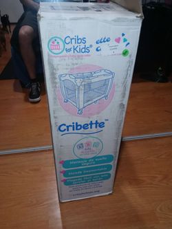 CRIBETTE TRAVELING PLAY PEN 70.00 obo