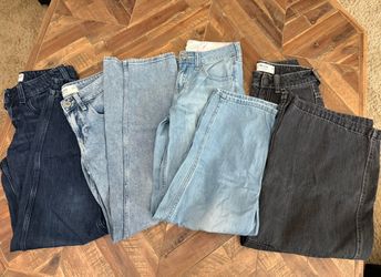 Hollister jeans size 23 new condition